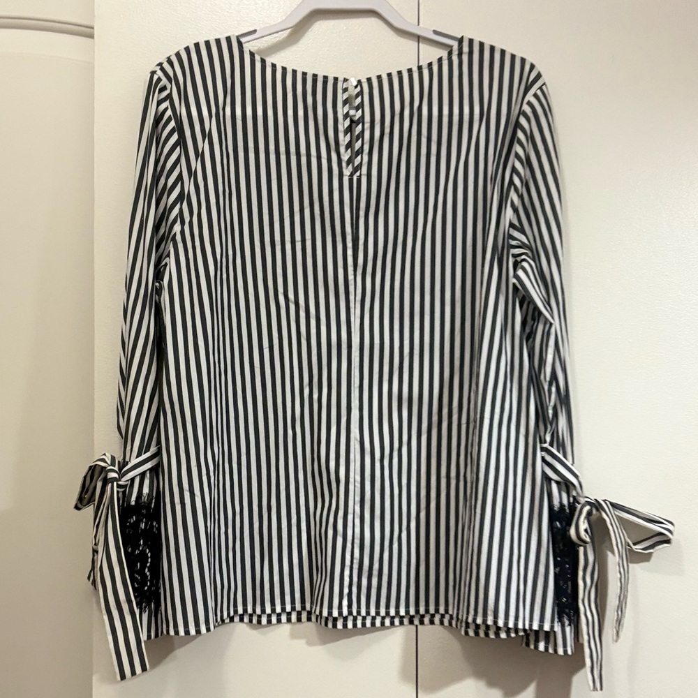 Worthington White and Gray Boxy Tie Front Blouse - Picture 8 of 8